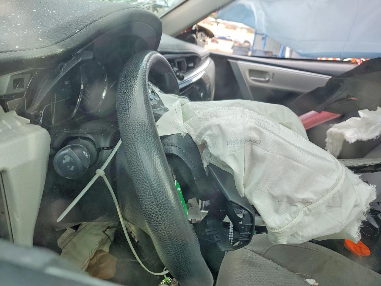 2016 TOYOTA COROLLA L photo 9