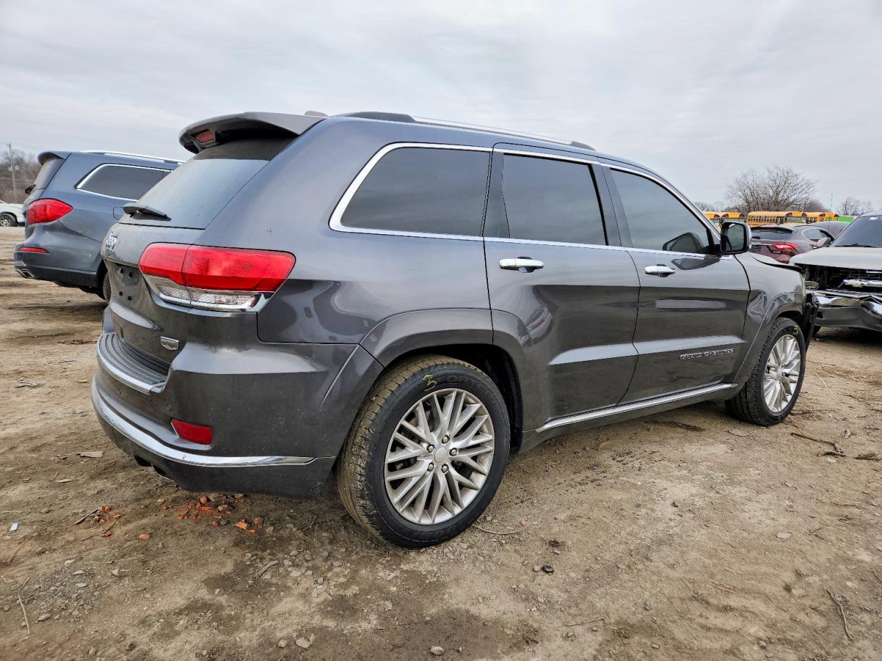 2018 JEEP GRAND CHEROKEE SUMMIT photo 3