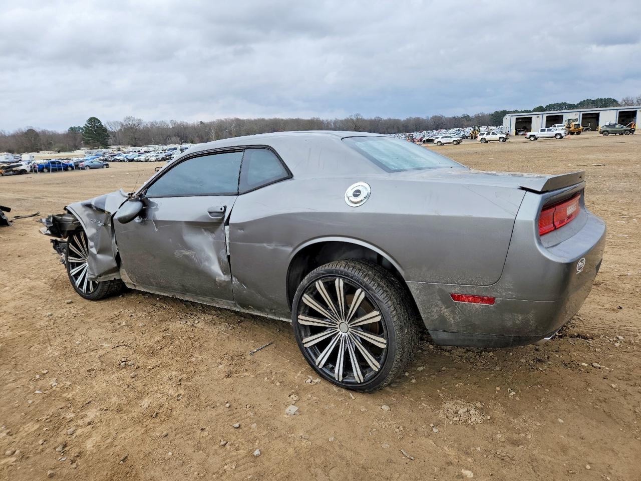 2012 DODGE CHALLENGER SXT photo 2