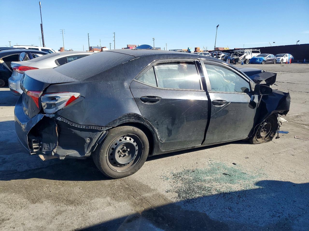 2017 TOYOTA COROLLA LE photo 3