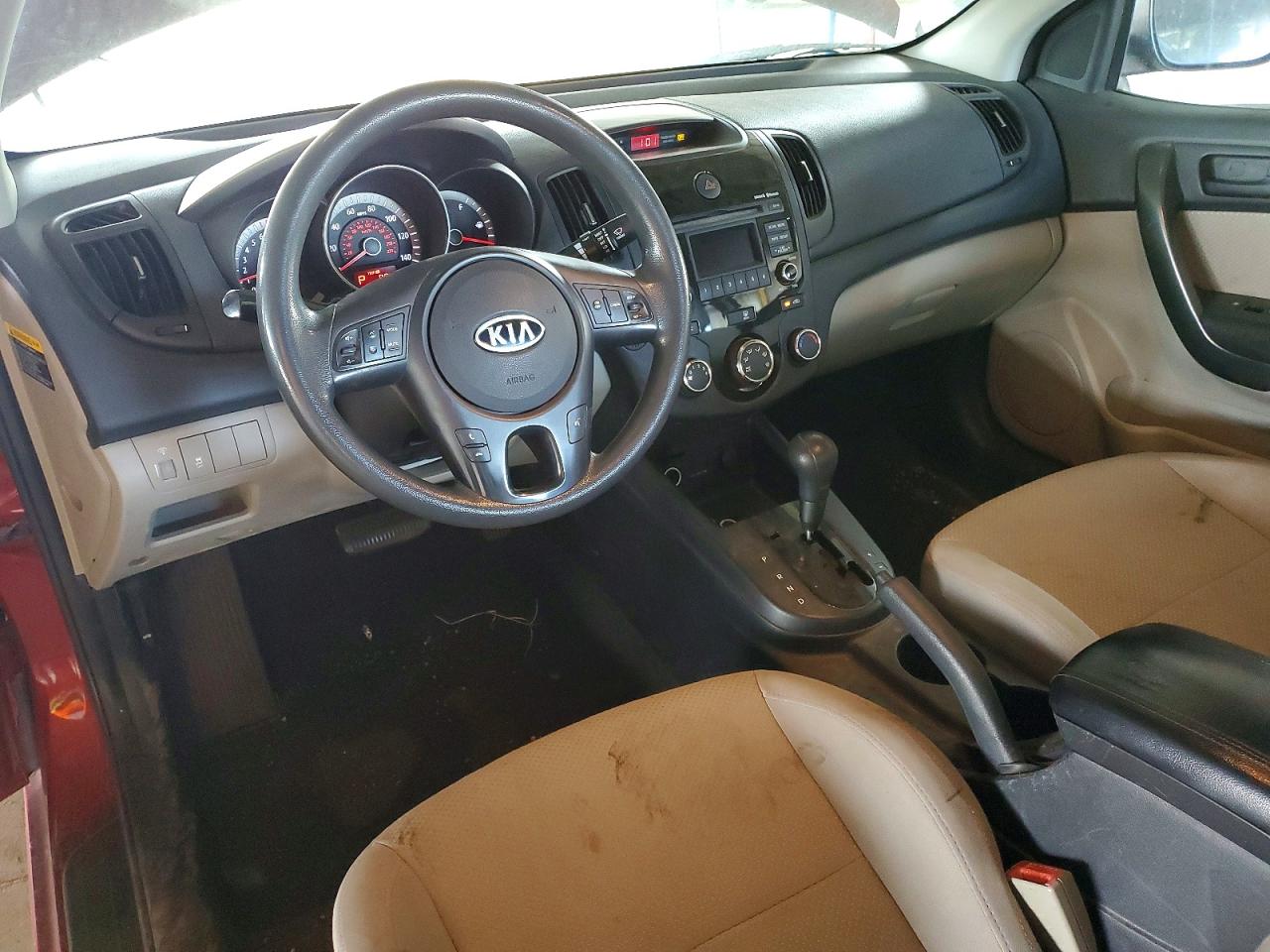 2010 KIA FORTE EX photo 8
