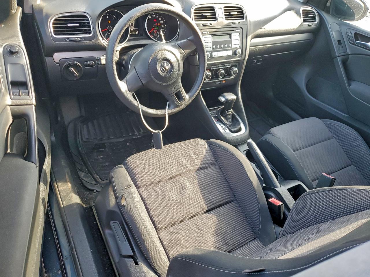 2010 VOLKSWAGEN GOLF photo 8