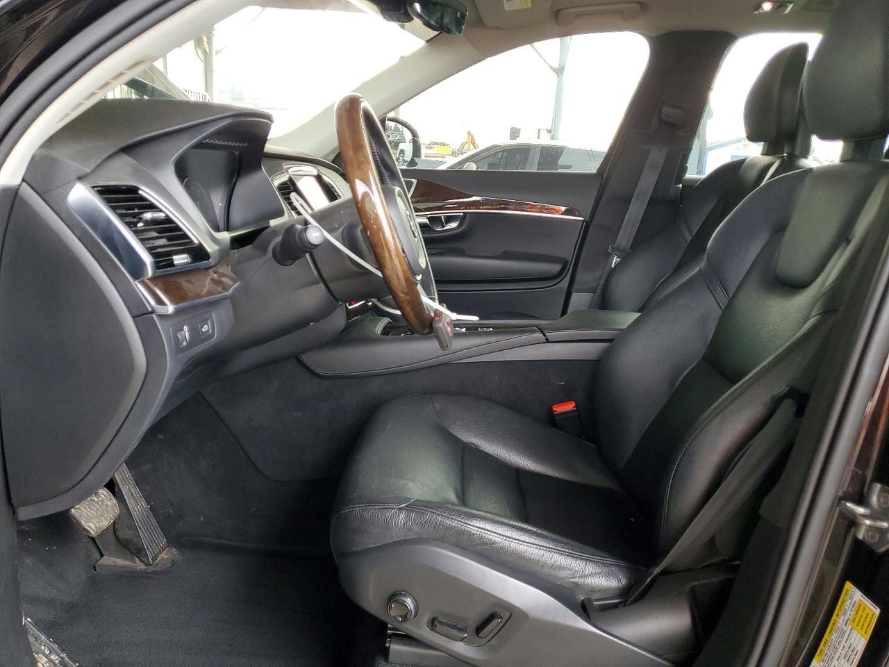 2016 VOLVO XC90 T6 photo 7
