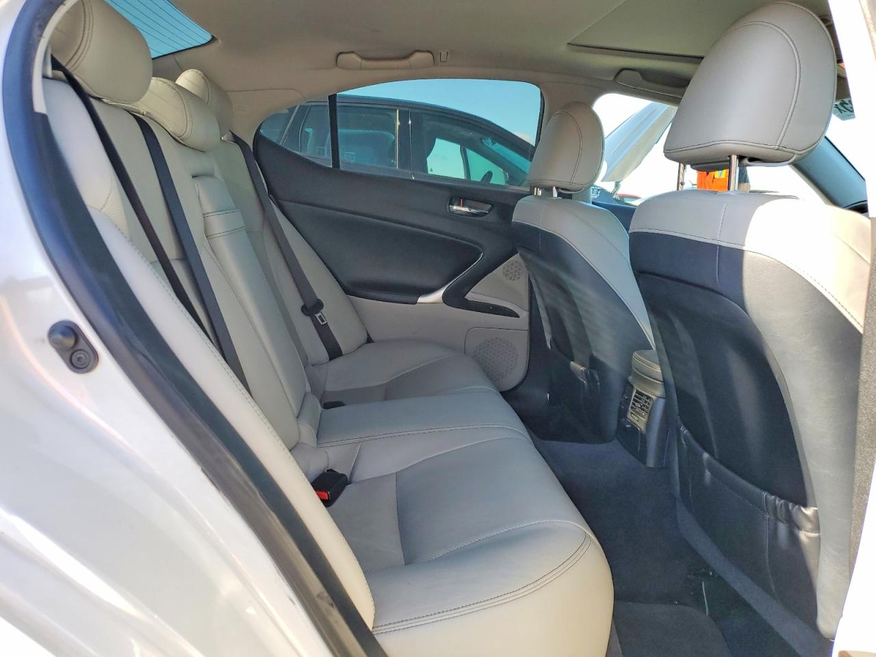 2012 LEXUS IS 250 photo 10