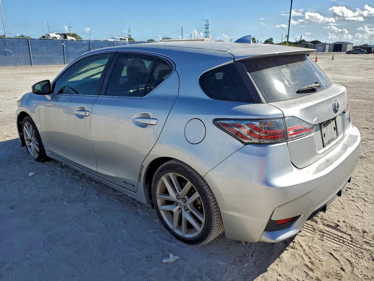 2015 LEXUS CT 200 photo 2