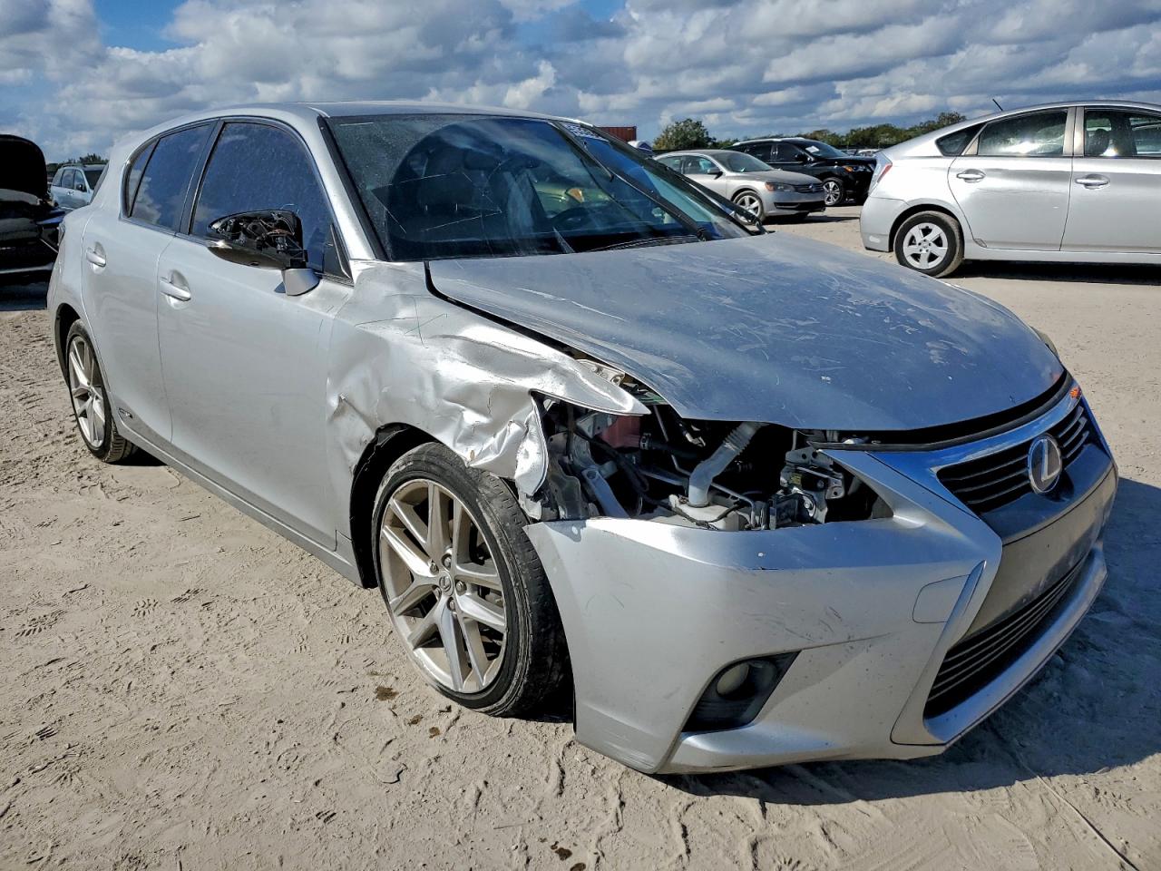 2015 LEXUS CT 200 photo 4