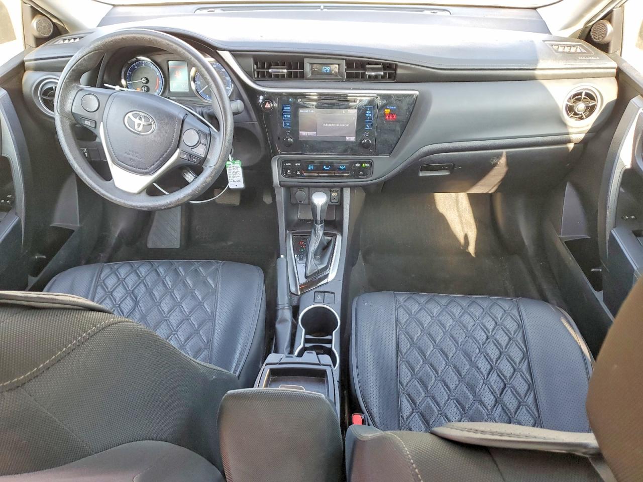 2019 TOYOTA COROLLA L photo 22