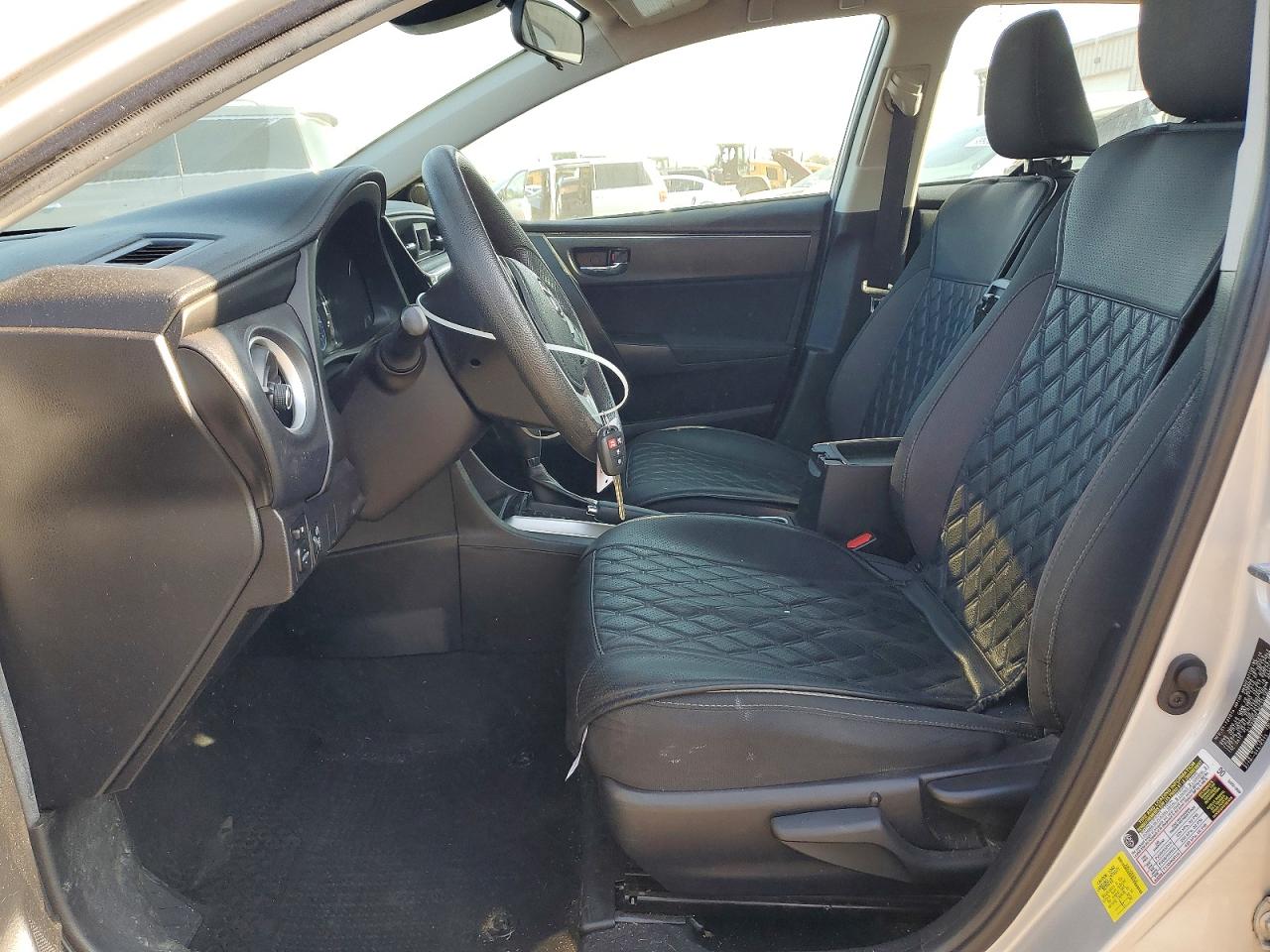2019 TOYOTA COROLLA L photo 19