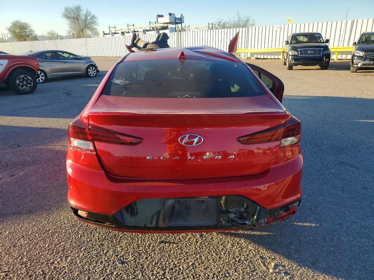 2020 HYUNDAI ELANTRA SEL photo 6