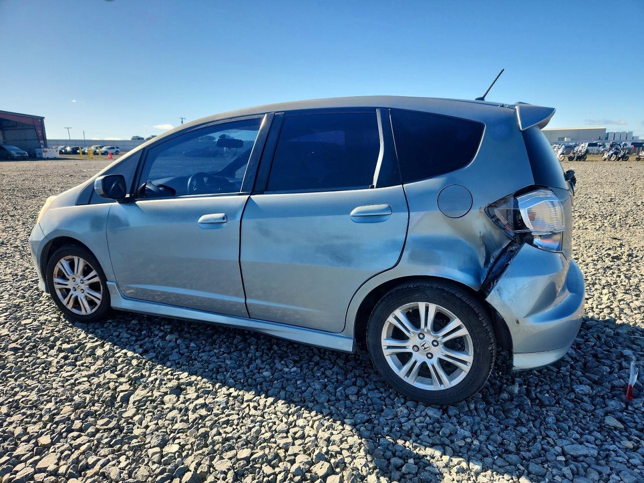 2011 HONDA FIT SPORT photo 2