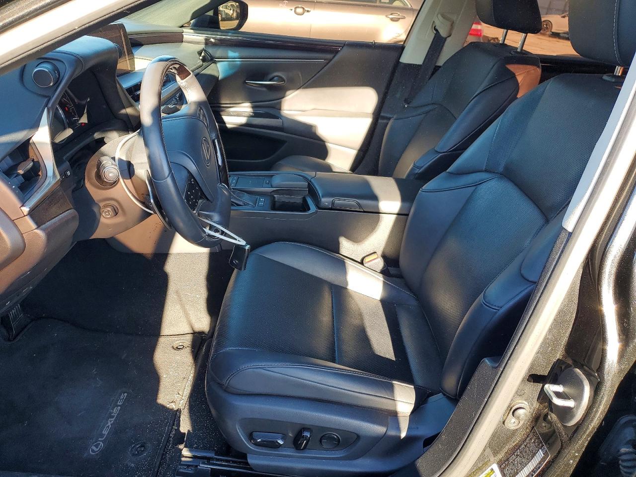 2020 LEXUS ES 300H photo 7