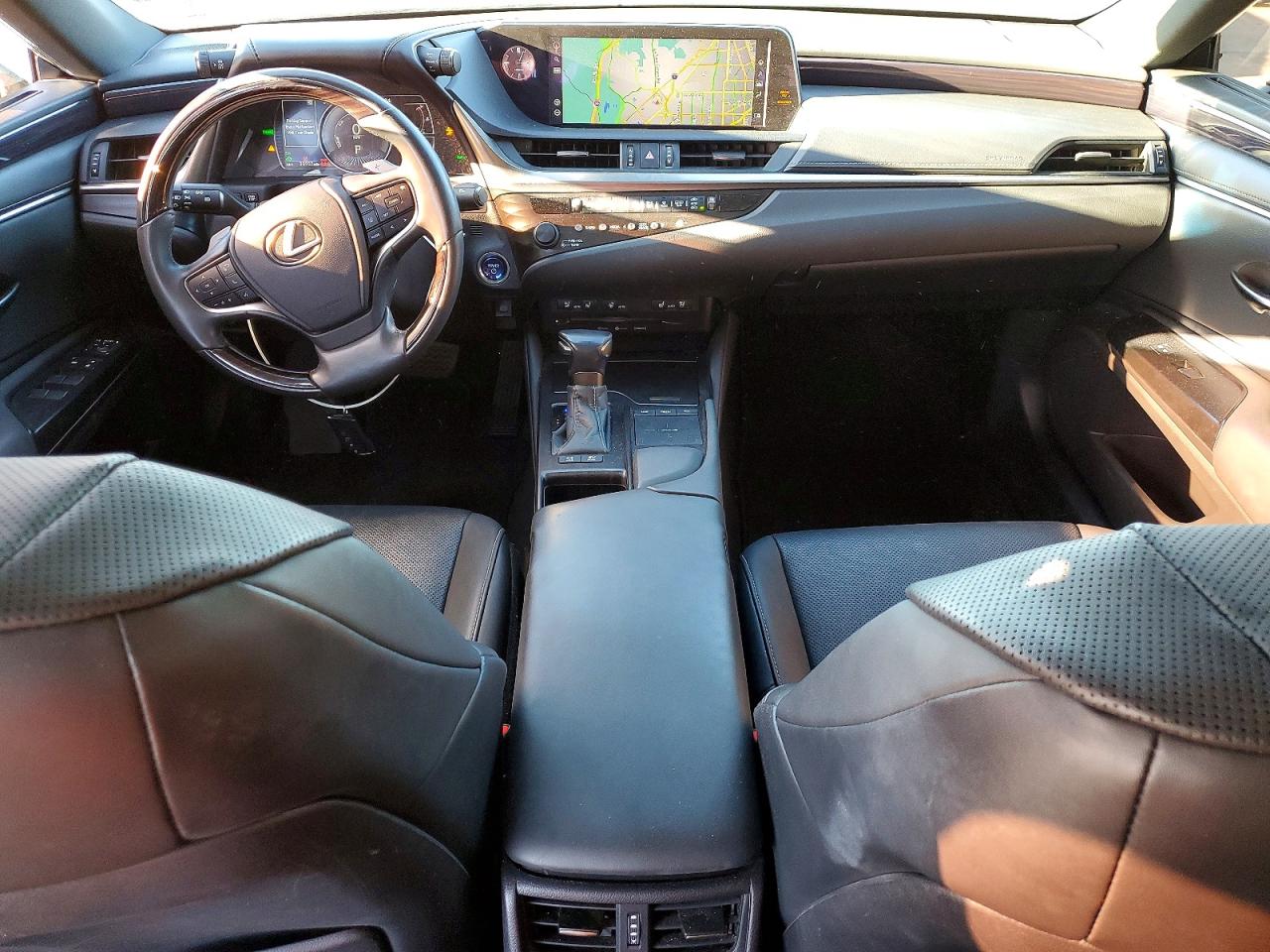 2020 LEXUS ES 300H photo 8