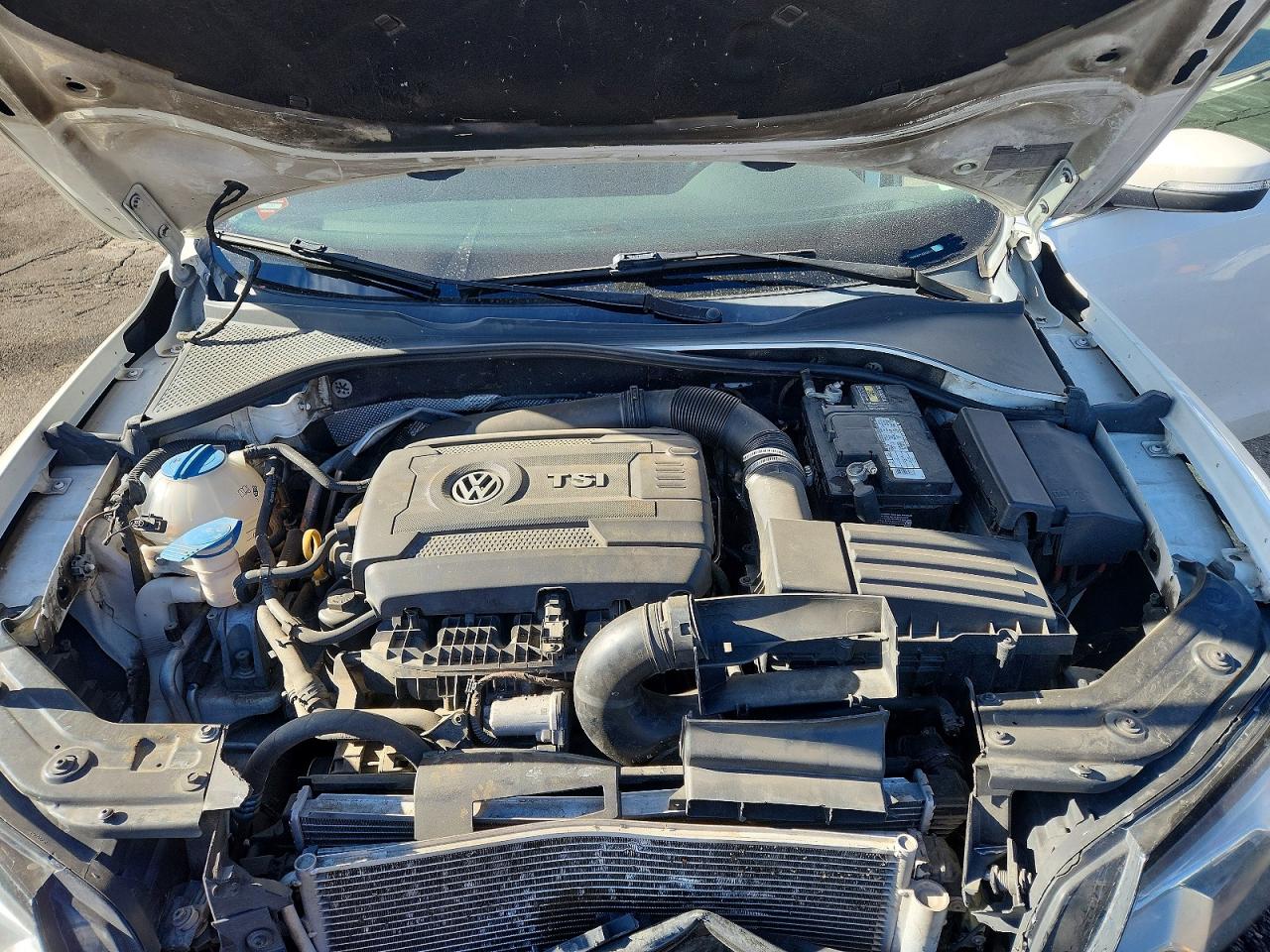 2014 VOLKSWAGEN PASSAT SE photo 11