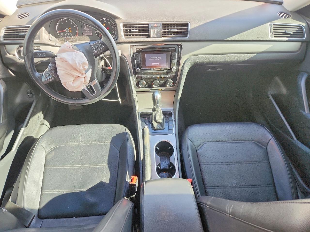 2014 VOLKSWAGEN PASSAT SE photo 8