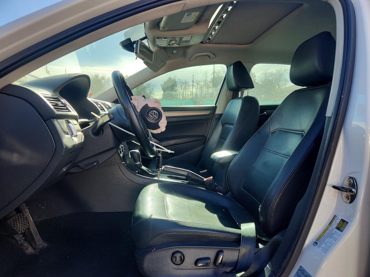 2014 VOLKSWAGEN PASSAT SE photo 7