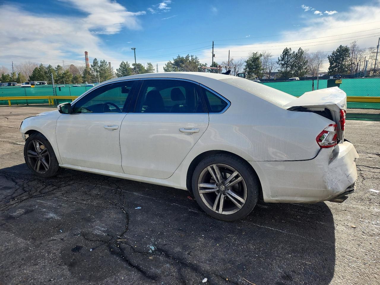 2014 VOLKSWAGEN PASSAT SE photo 2