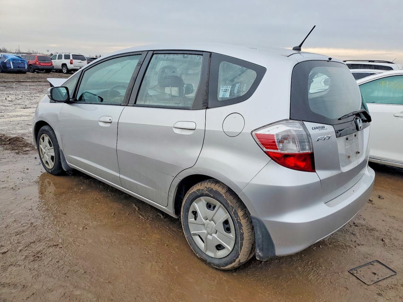 2013 HONDA FIT photo 2