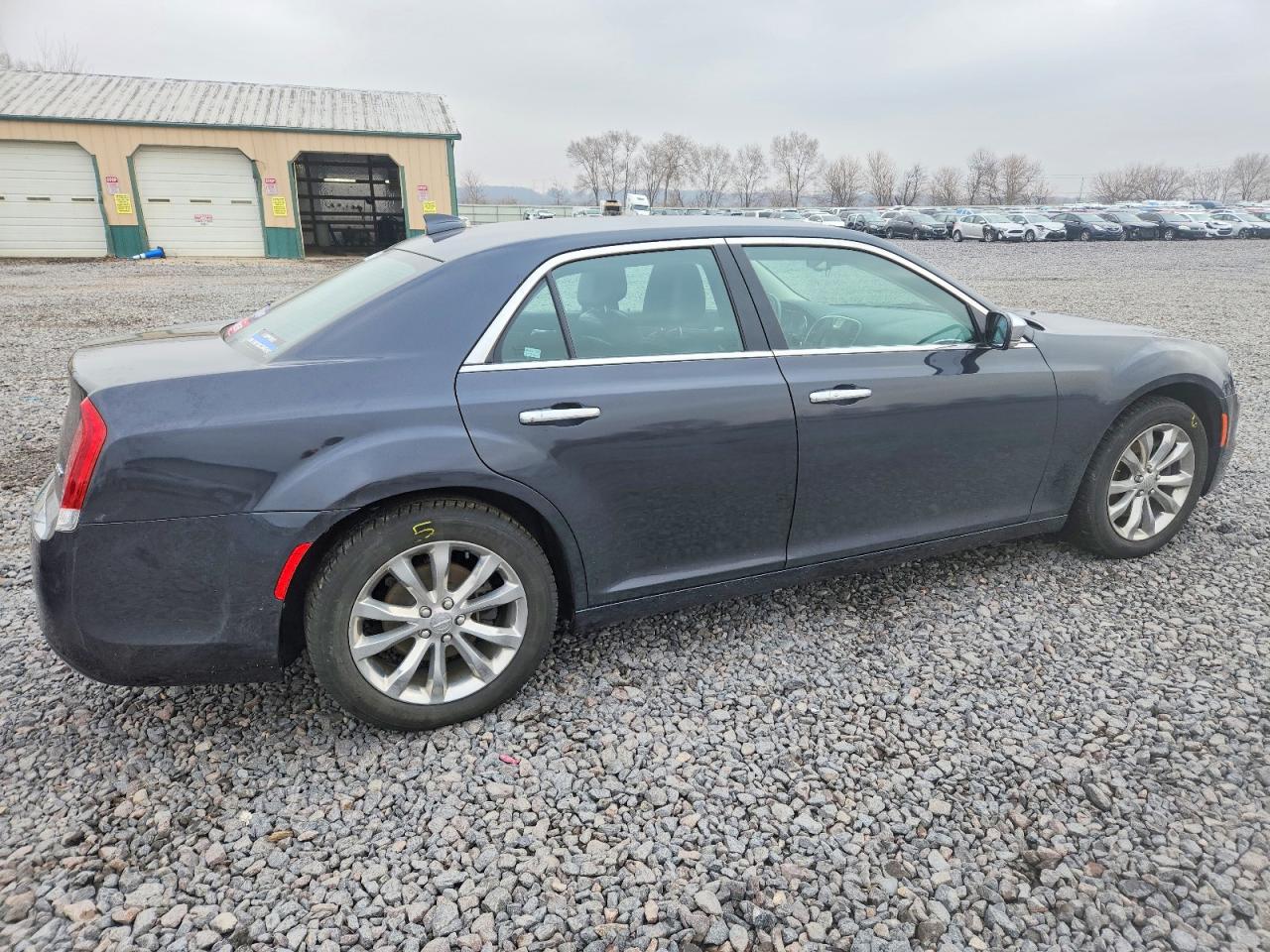 2018 CHRYSLER 300 LIMITED photo 3