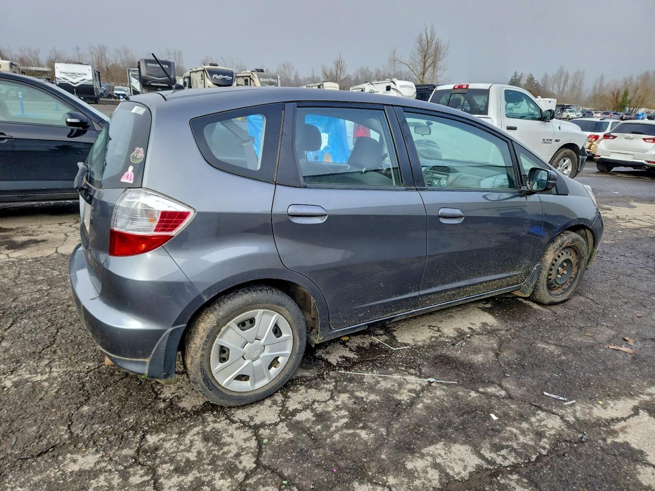 2013 HONDA FIT photo 3