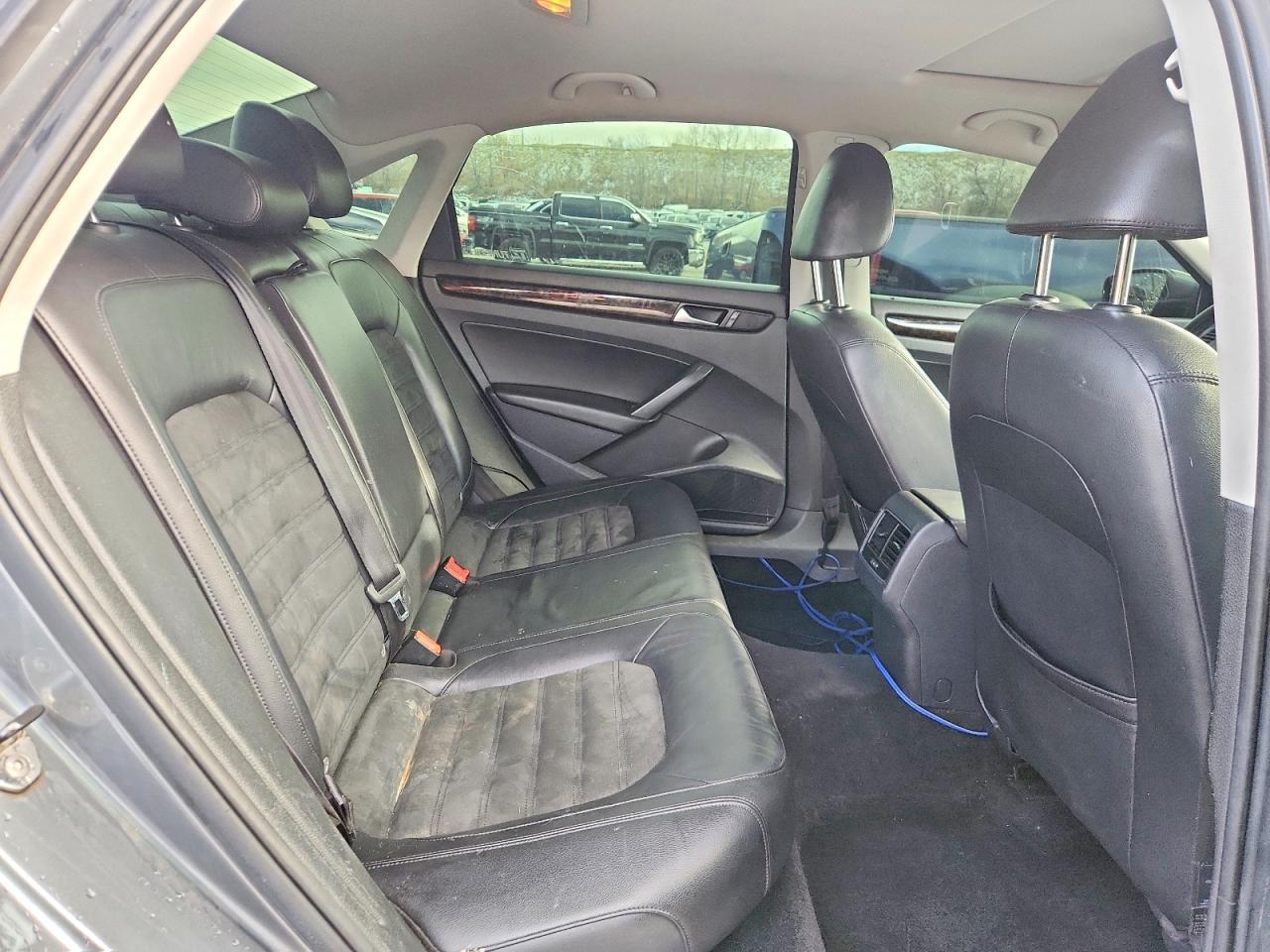 2014 VOLKSWAGEN PASSAT SEL photo 10
