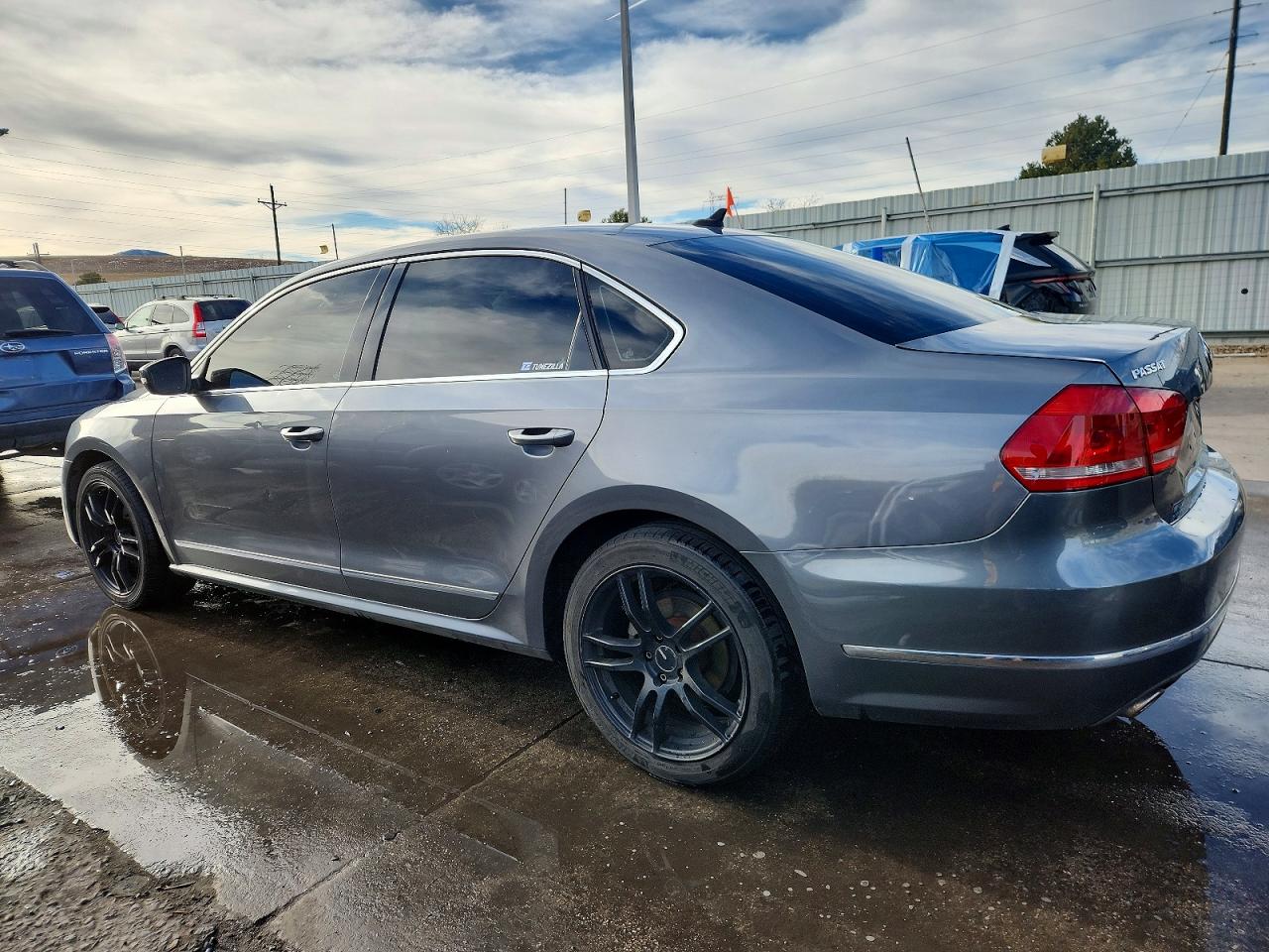 2014 VOLKSWAGEN PASSAT SEL photo 2