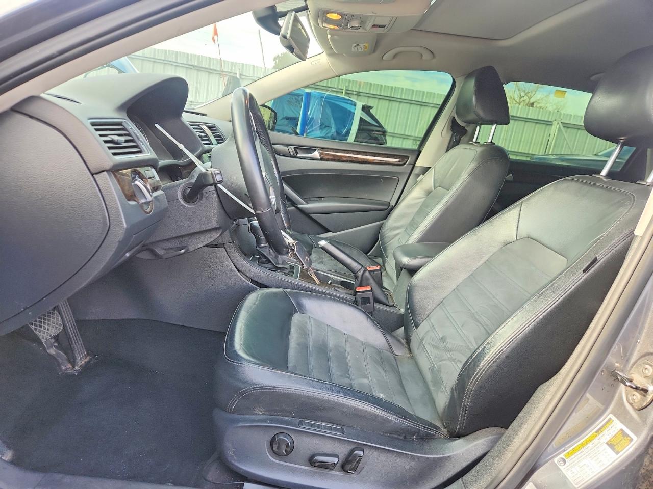 2014 VOLKSWAGEN PASSAT SEL photo 7