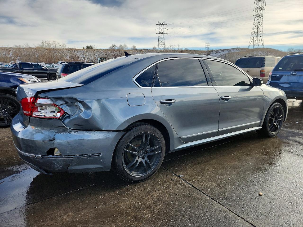 2014 VOLKSWAGEN PASSAT SEL photo 3
