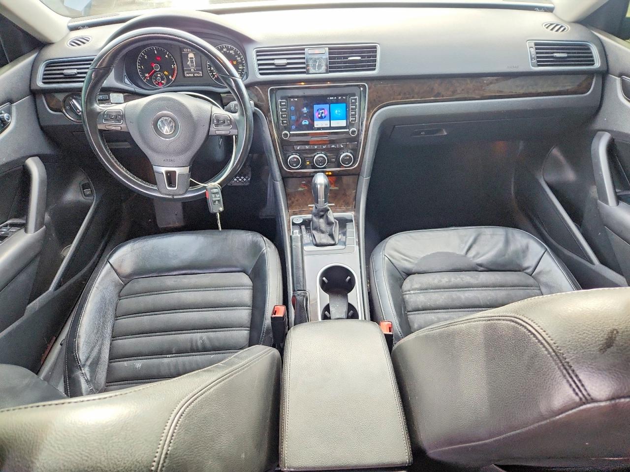 2014 VOLKSWAGEN PASSAT SEL photo 8