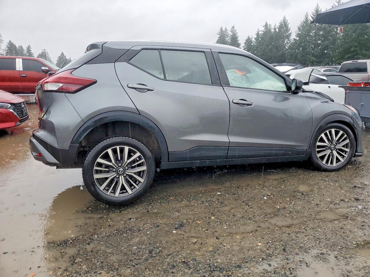 2021 NISSAN KICKS SV photo 3