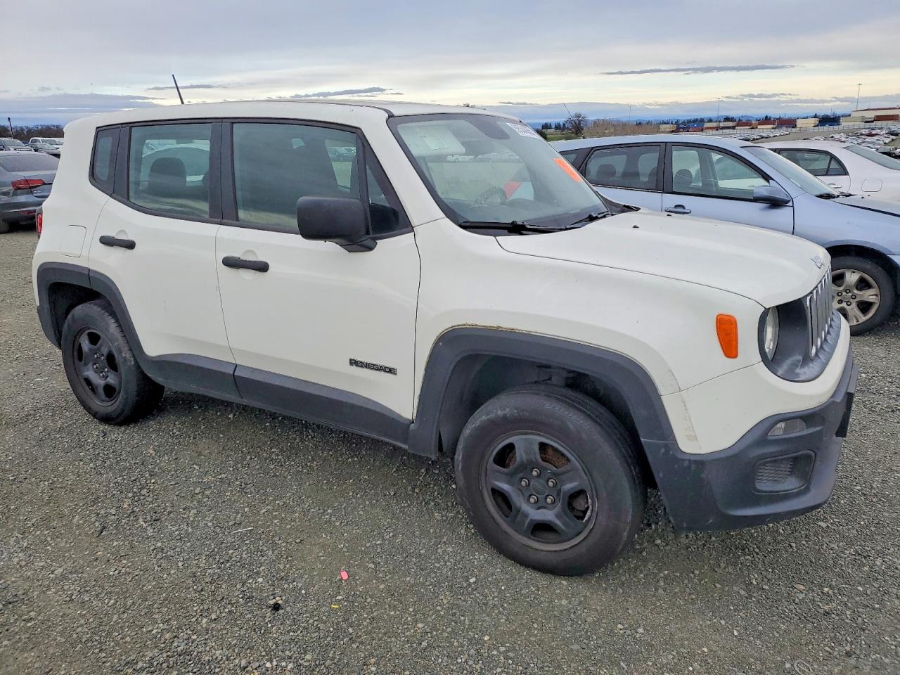 2017 JEEP RENEGADE SPORT photo 4