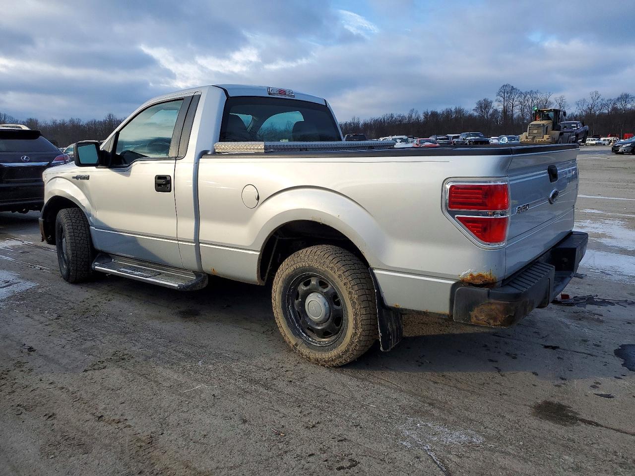2010 FORD F150 photo 2