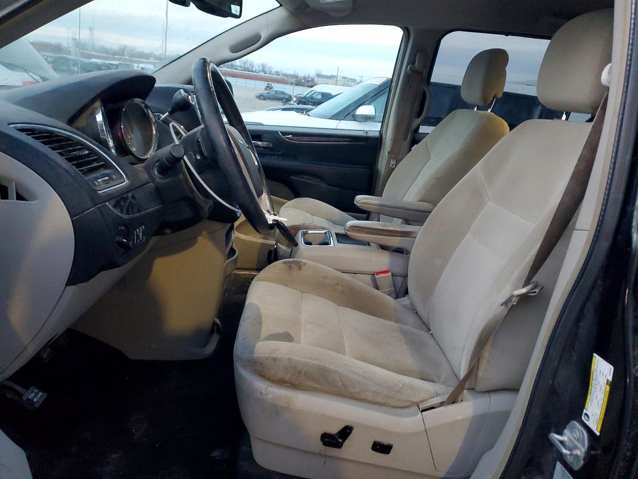 2015 CHRYSLER TOWN & COUNTRY TOURING photo 13
