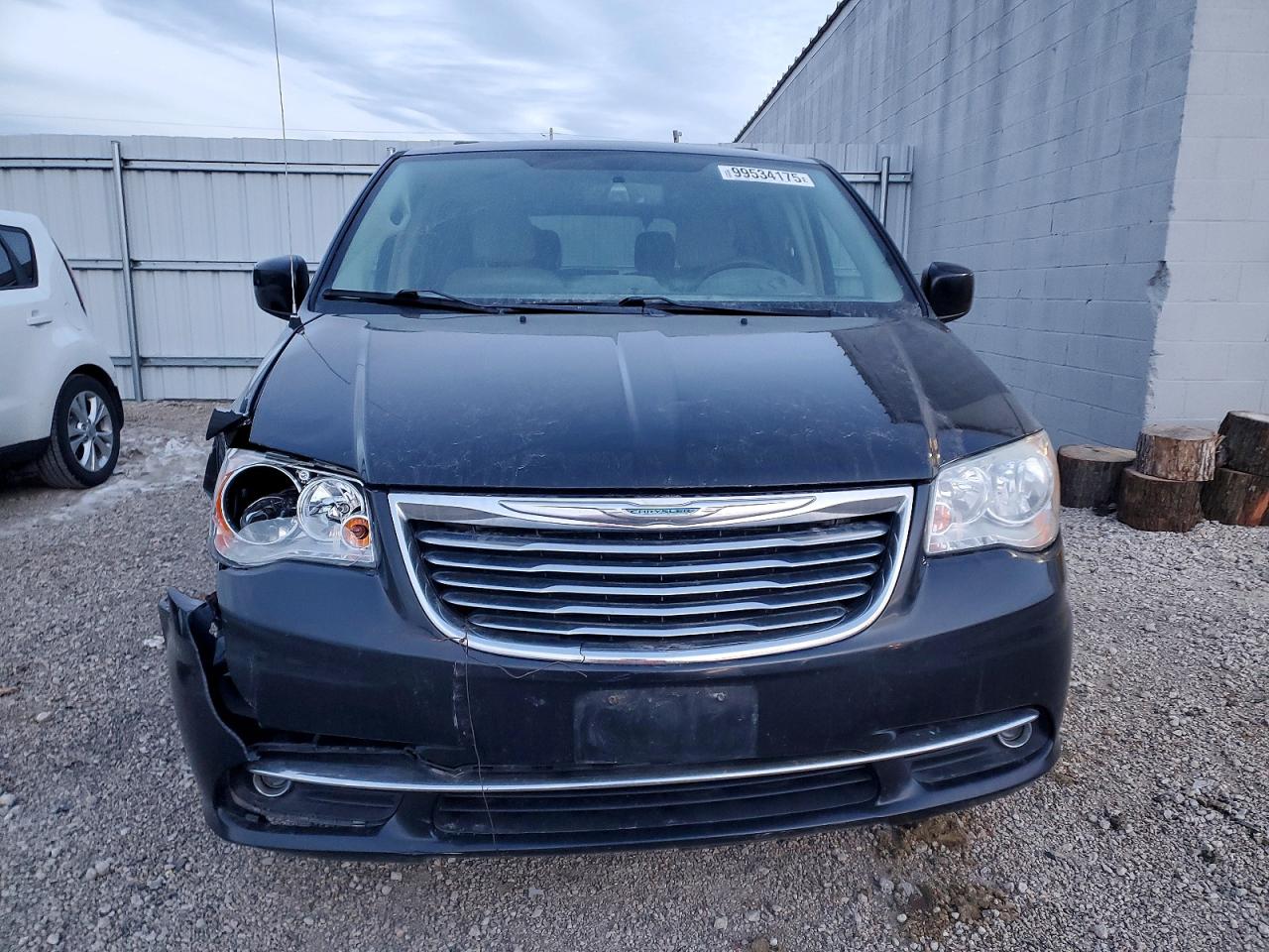 2015 CHRYSLER TOWN & COUNTRY TOURING photo 9