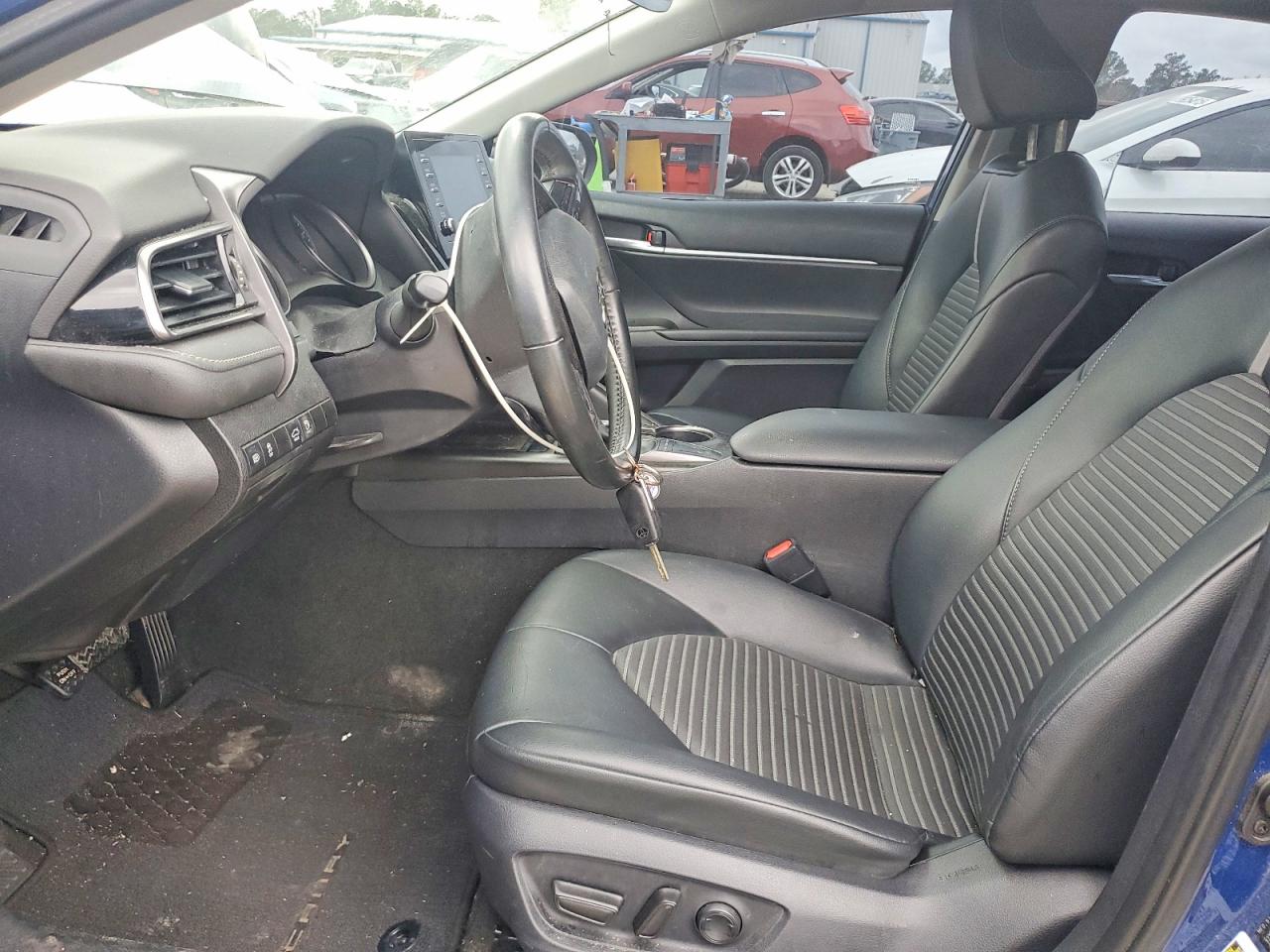 2023 TOYOTA CAMRY SE NIGHT SHADE photo 7