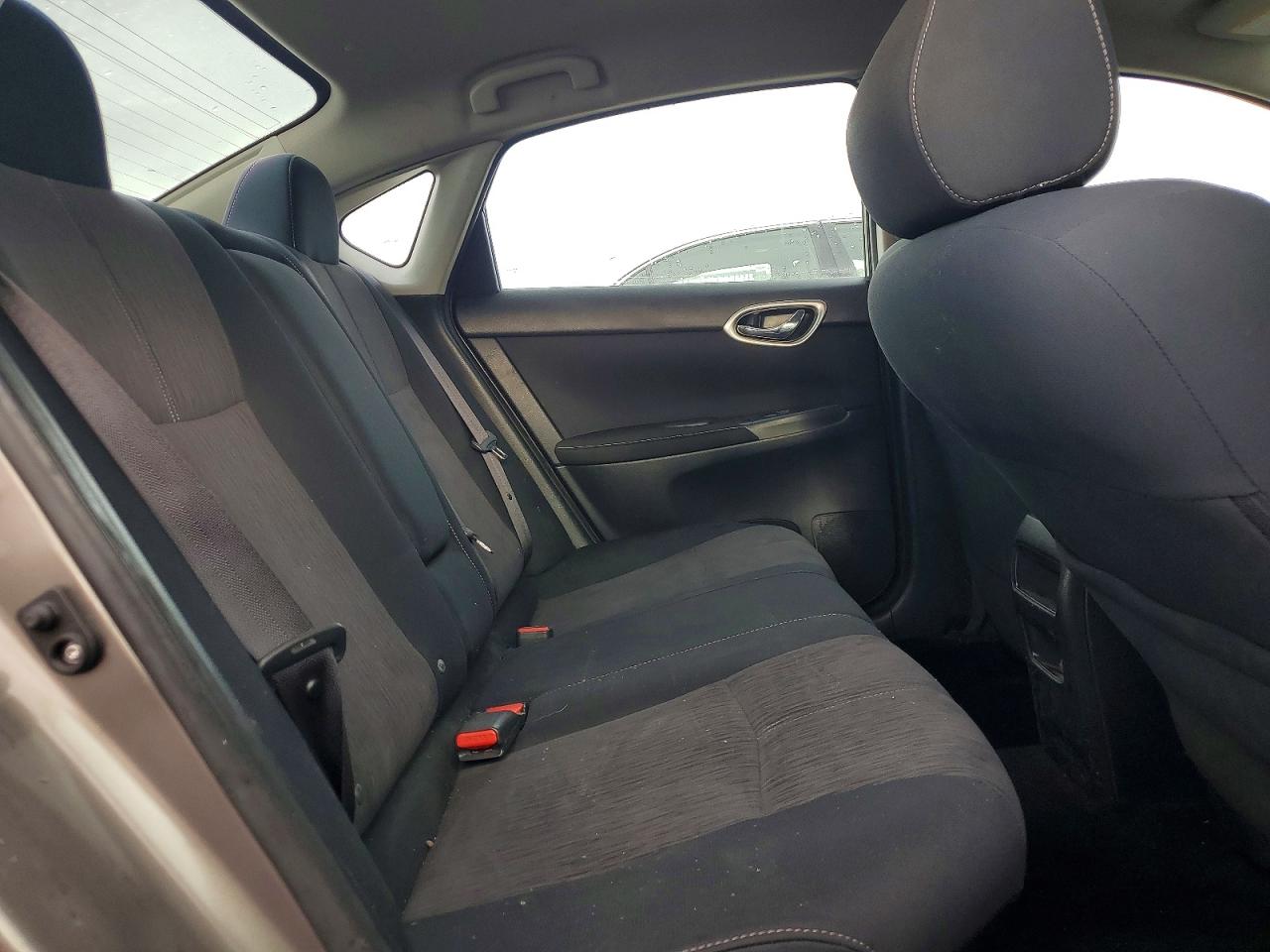 2015 NISSAN SENTRA S photo 10