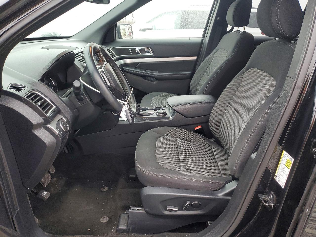2017 FORD EXPLORER XLT photo 7