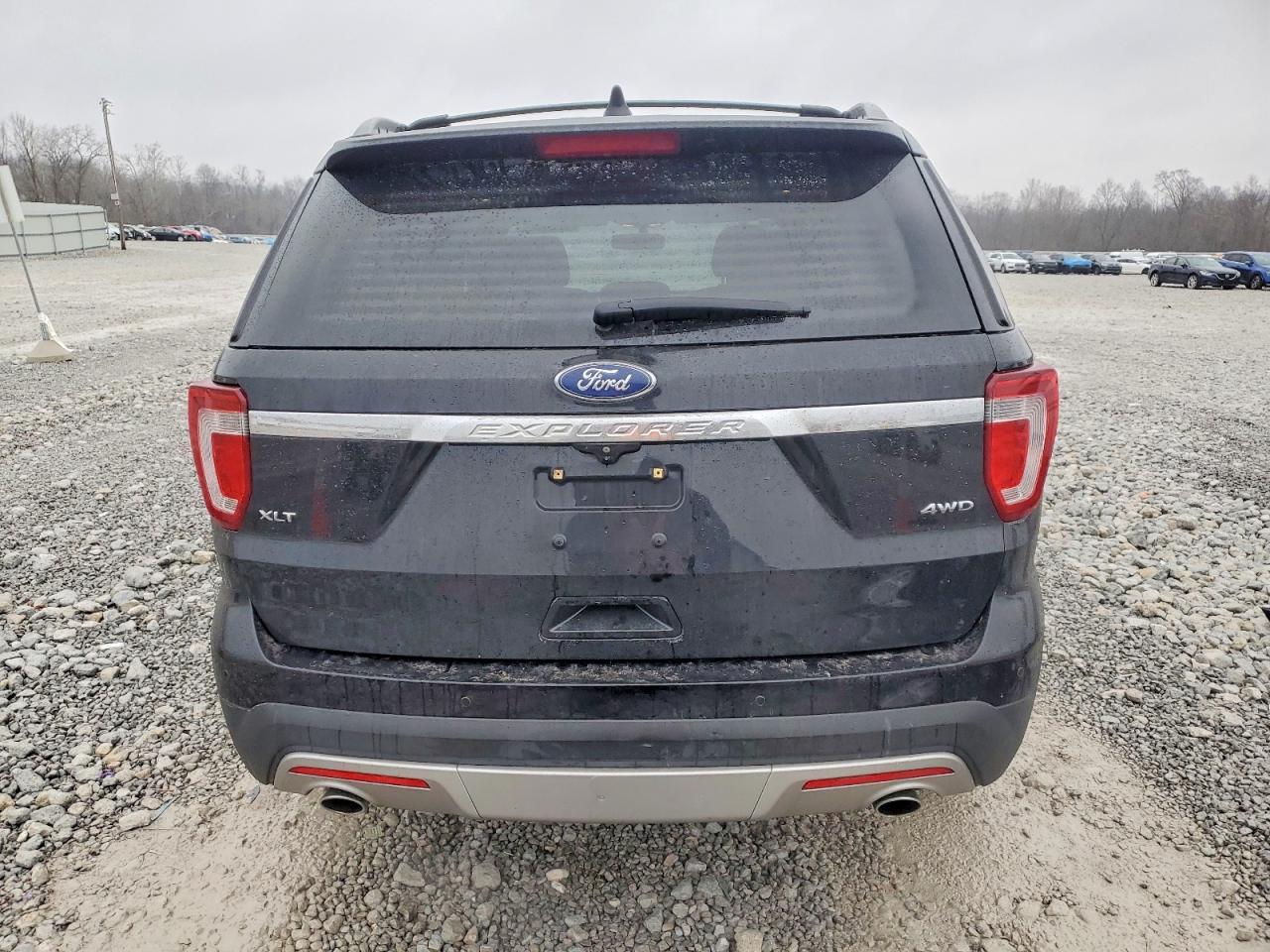 2017 FORD EXPLORER XLT photo 6