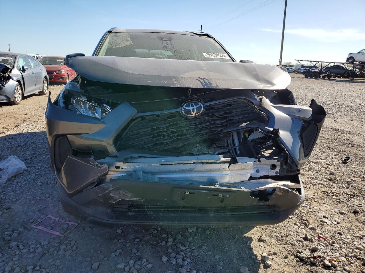 2021 TOYOTA RAV4 LE photo 5