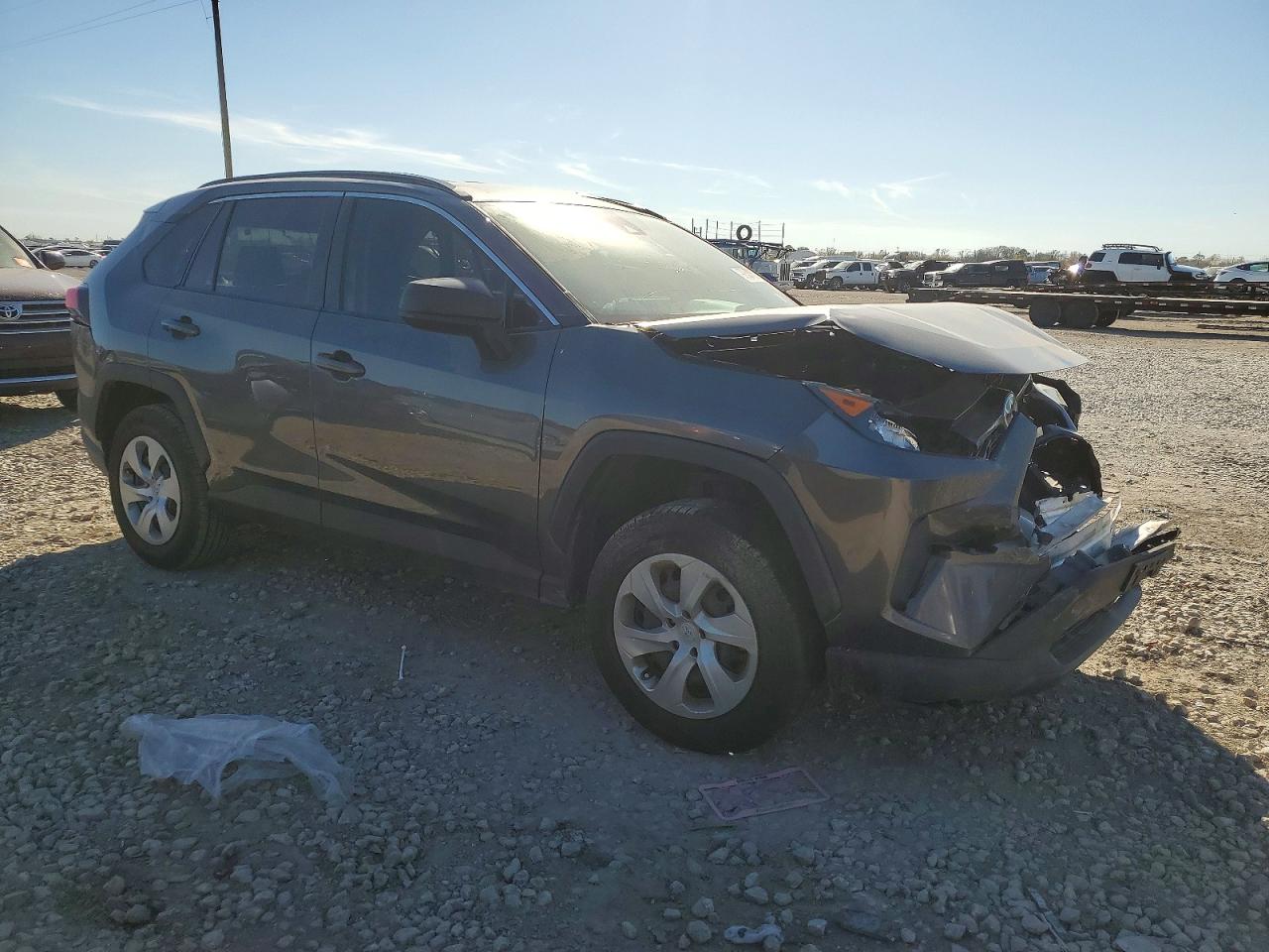 2021 TOYOTA RAV4 LE photo 4