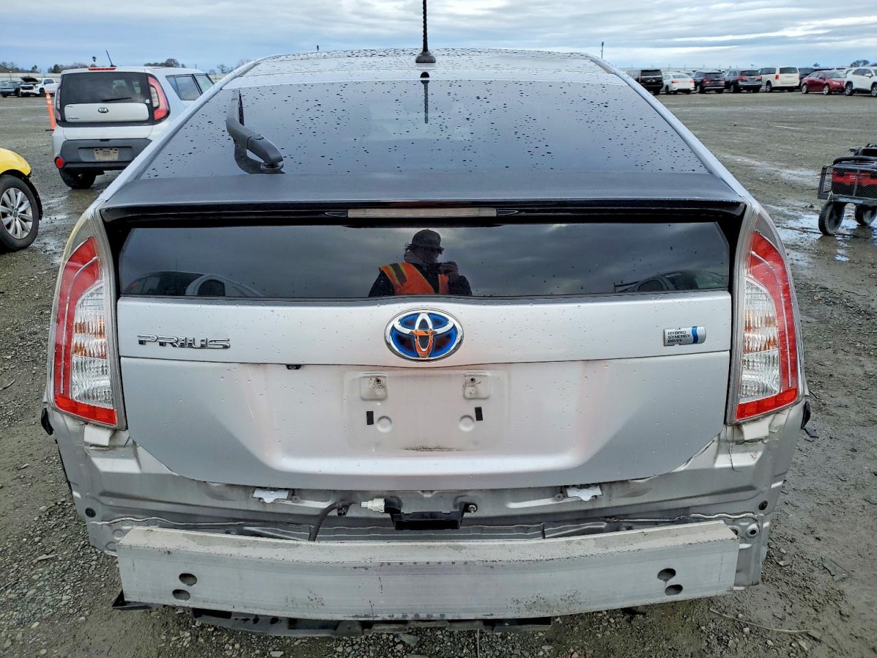 2013 TOYOTA PRIUS photo 6