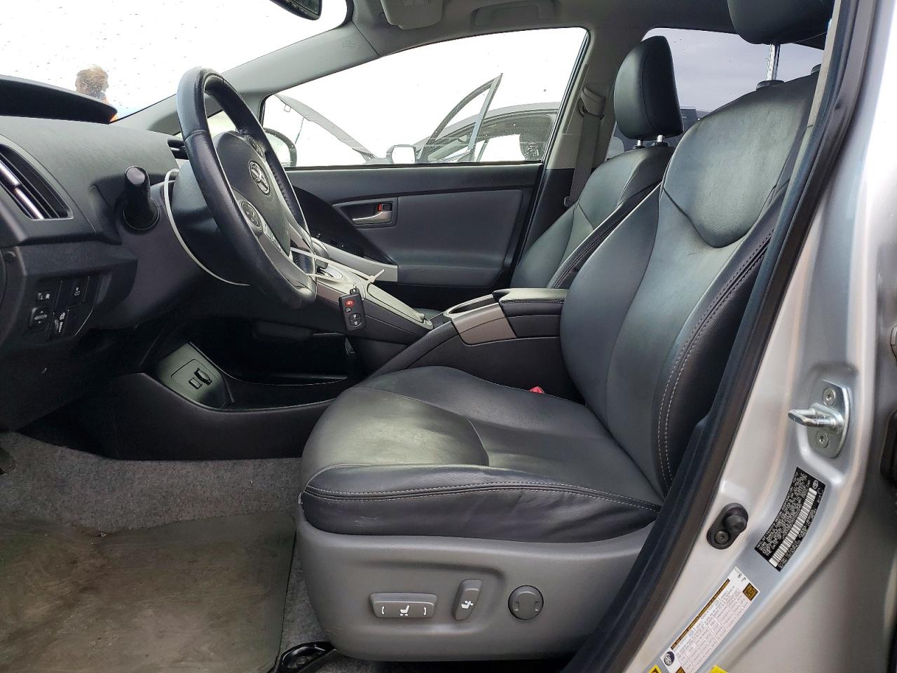 2013 TOYOTA PRIUS photo 7