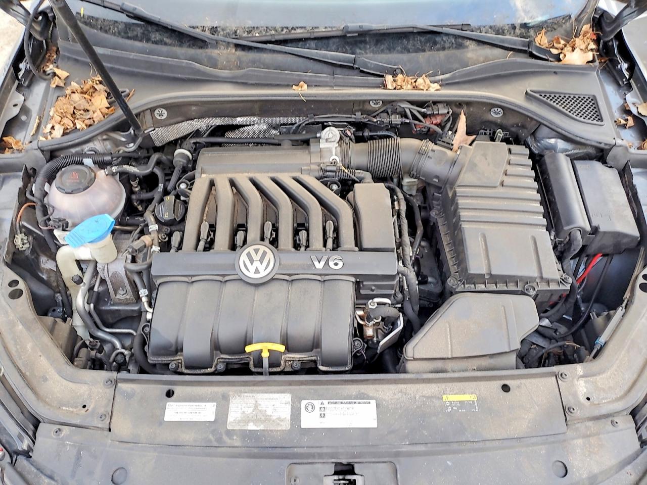 2018 VOLKSWAGEN PASSAT GT photo 11