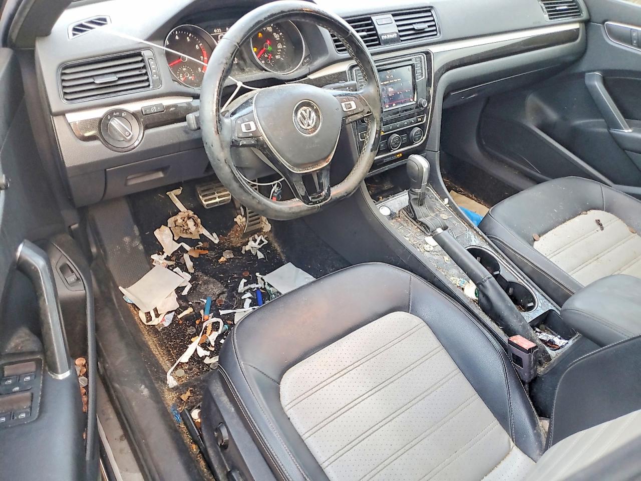 2018 VOLKSWAGEN PASSAT GT photo 8