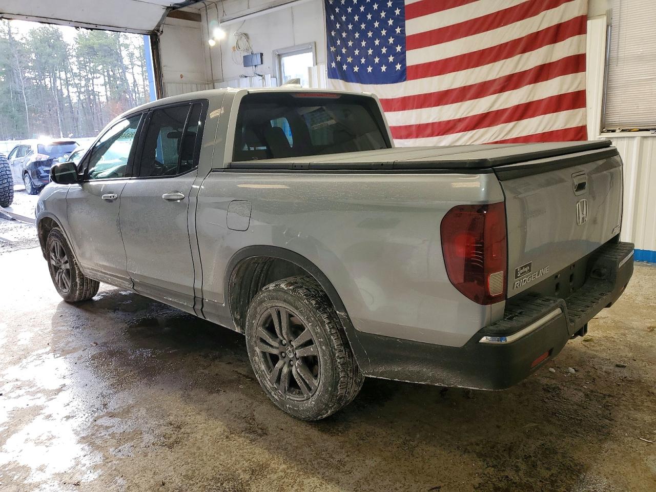 2019 HONDA RIDGELINE SPORT photo 2