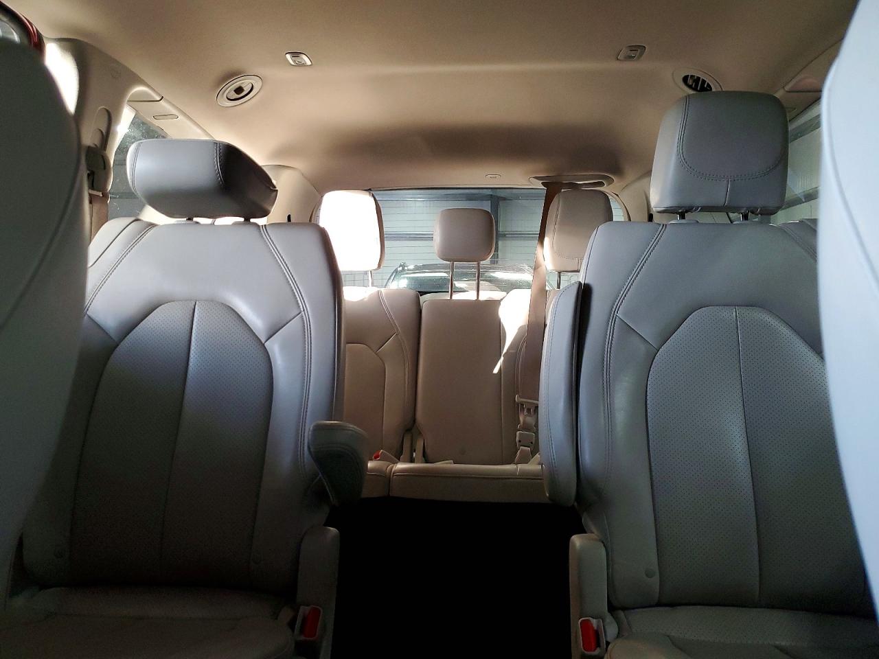 2021 CHRYSLER VOYAGER LXI photo 10