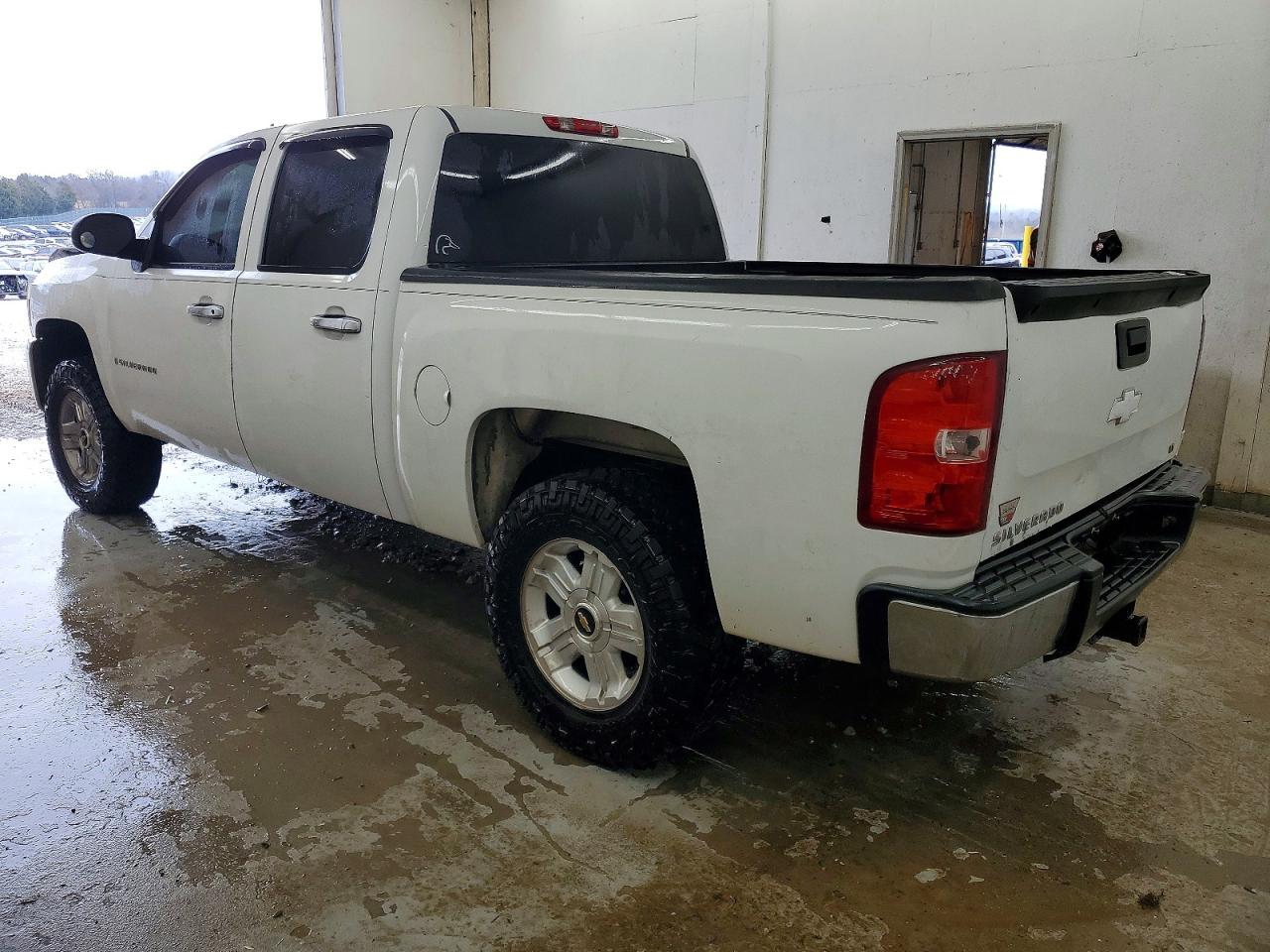 2007 CHEVROLET SILVERADO K1500 CREW CAB photo 2