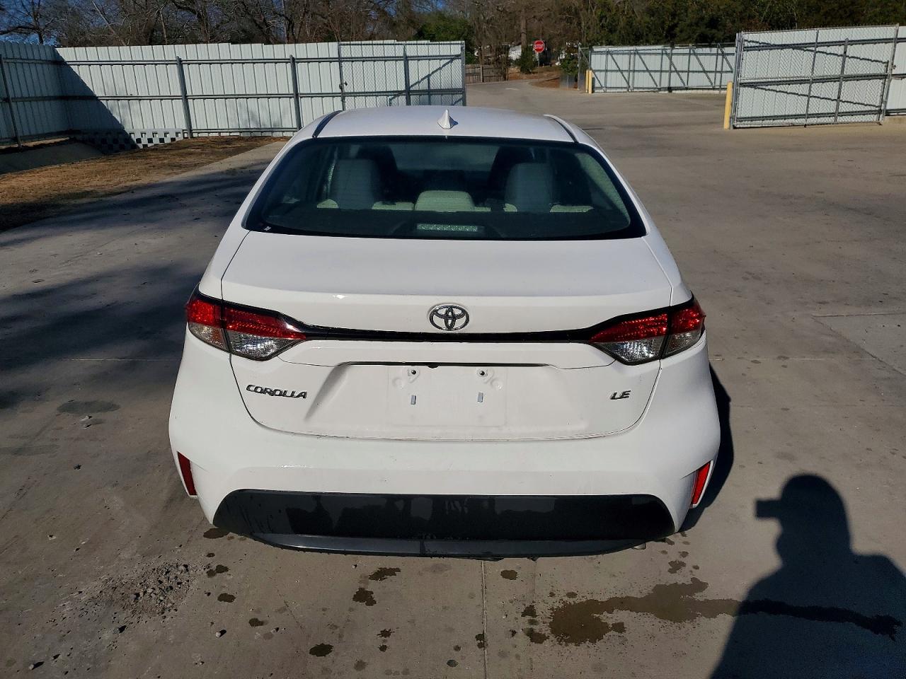 2021 TOYOTA COROLLA LE photo 11