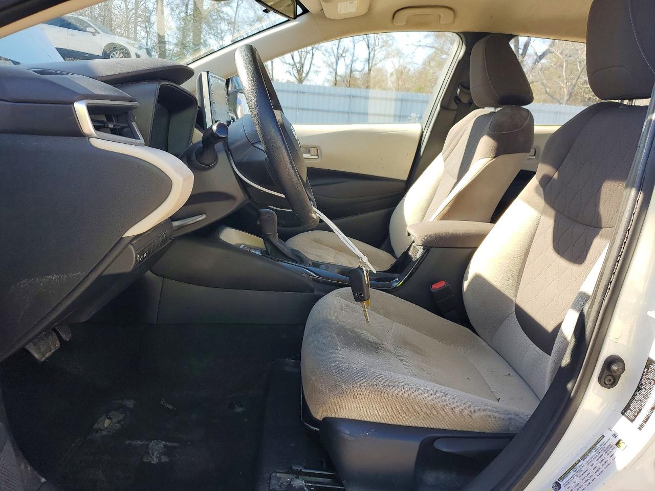 2021 TOYOTA COROLLA LE photo 13