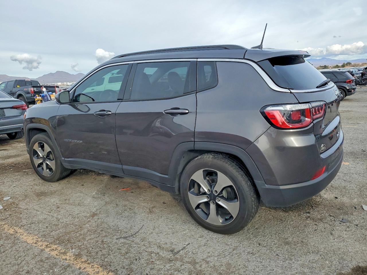 2019 JEEP COMPASS LATITUDE photo 2