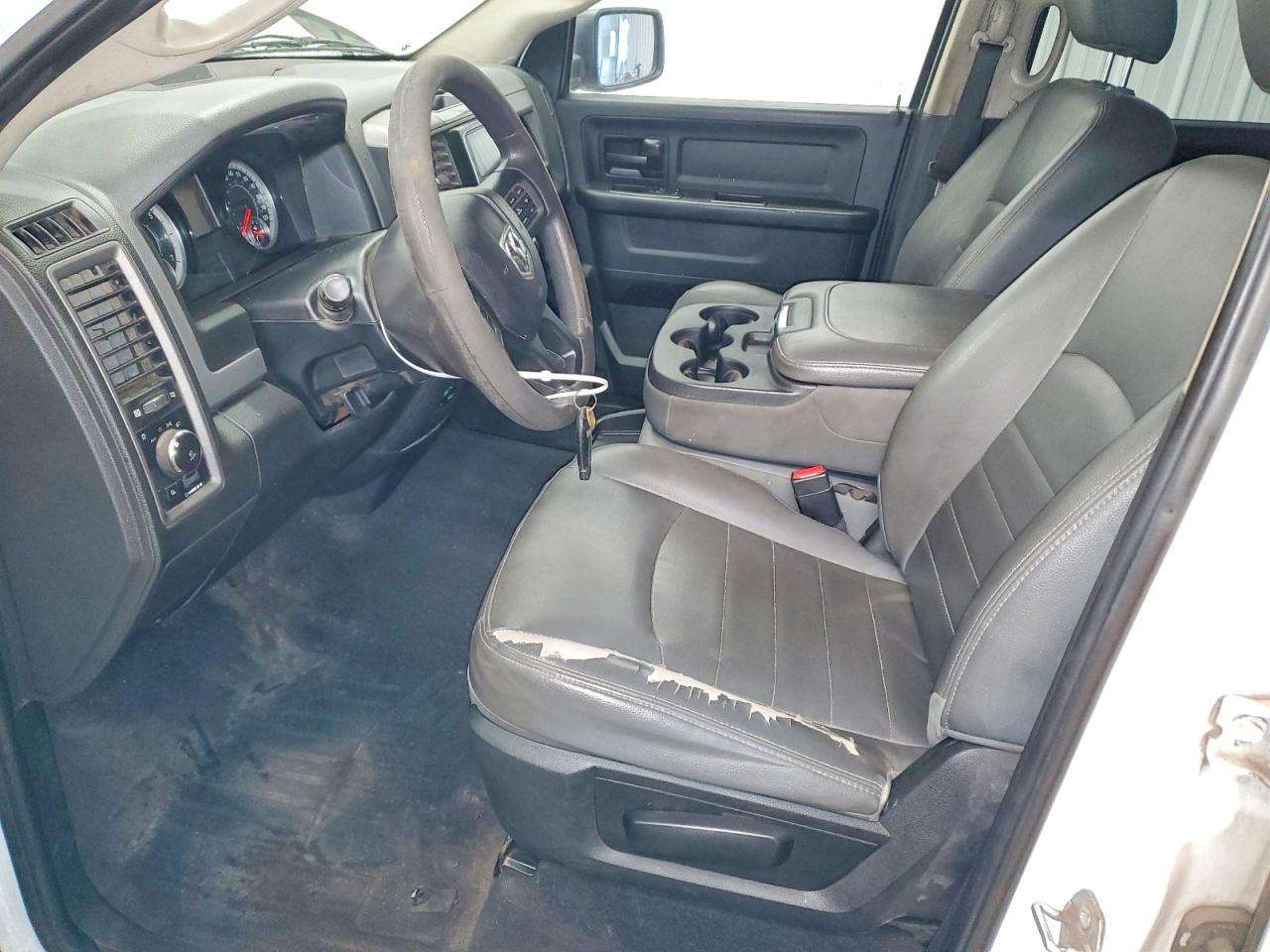 2018 RAM 1500 ST photo 13